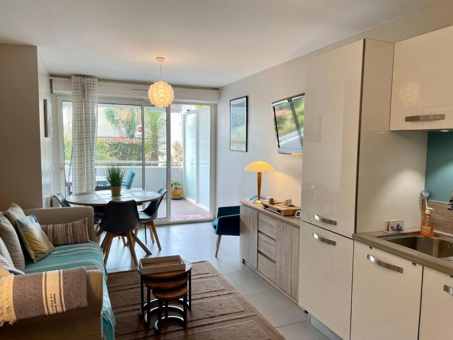 Appartamento 21 - Tres Agreable Rdc Avec Terrasse Et Parking Bandol Esterno foto