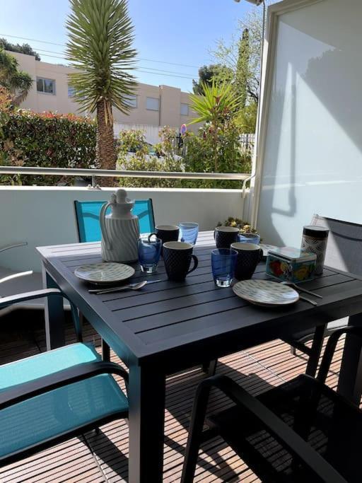 Appartamento 21 - Tres Agreable Rdc Avec Terrasse Et Parking Bandol Esterno foto